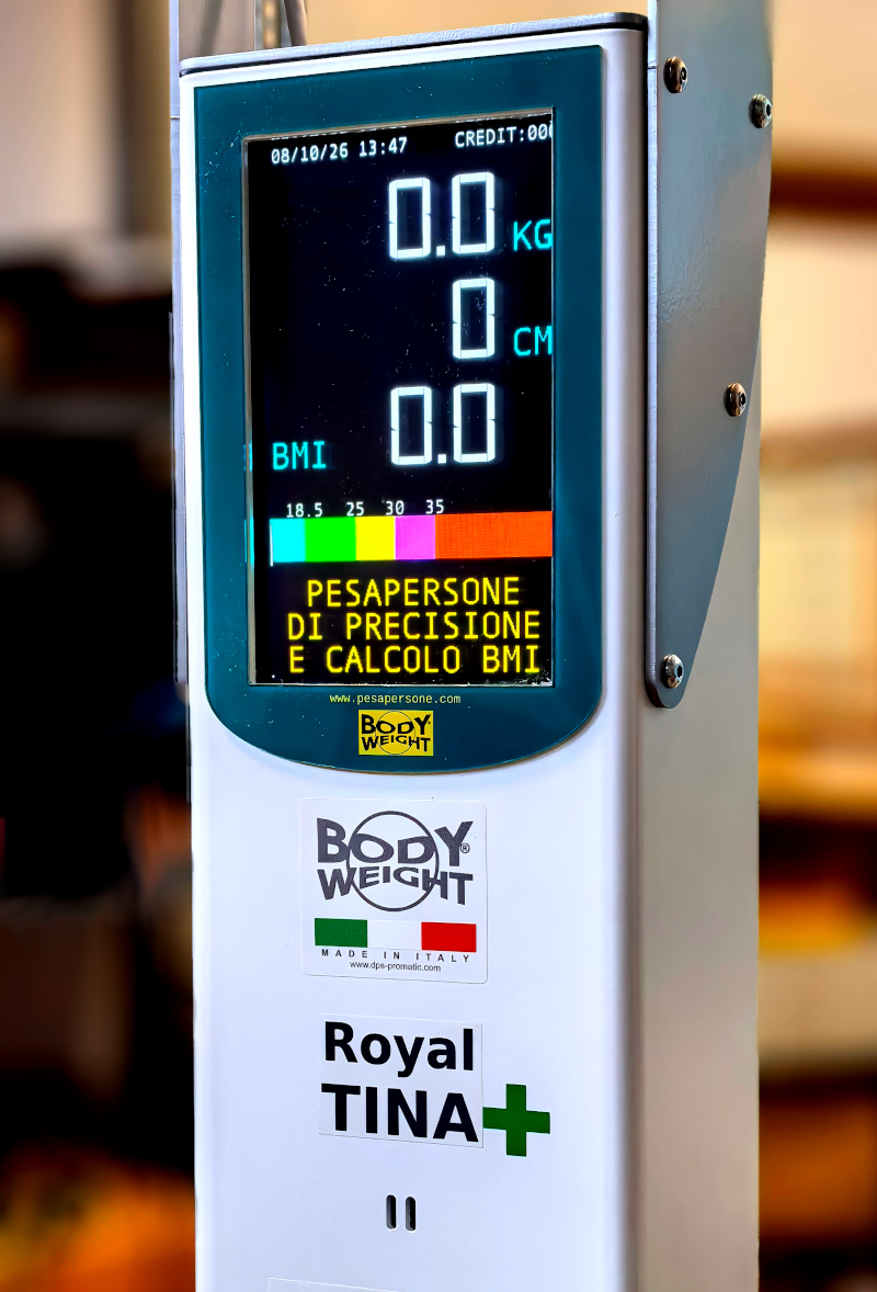 Royal Tina Plus: croce verde farmacia e cornice verde intorno al display